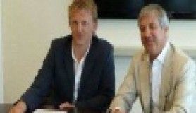  Fenerbahçe, Liverpool’un Hollandalı oyuncusu Dirk Kuyt'le anlaştı.