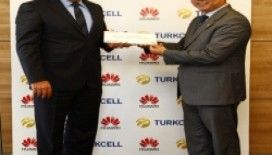 Turkcell'in 'Van için Türkiye Kumbarası' yardım projesine Huawei'den destek