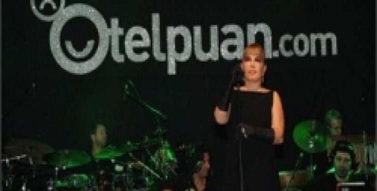 Otelpuan.com gecesine Sezen Aksu damgasını vurdu