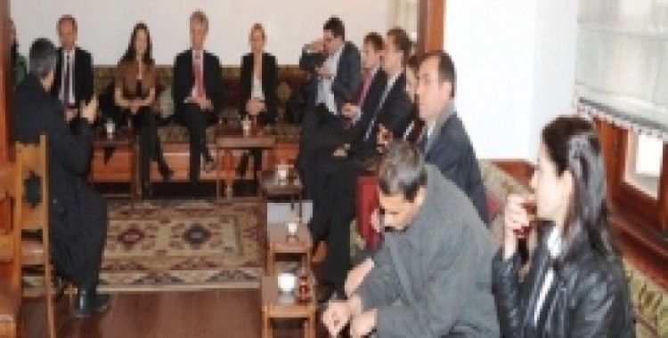 Avusturya Adalet Bakanı Karl, Hamamönü’nü gezdi