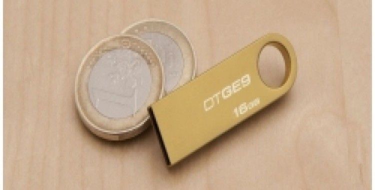 Çeyrek Altına Karşı Kingston’ın 24 ayar altın kaplama USB belleği