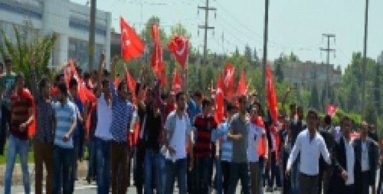 Fatih Camii'nde İran ve Hizbullah protesto edildi