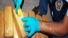 Gümrükte uyuşturucu ele geçirildi