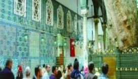 Eyüp Sultan Camii’nde cuma sonrası Mısır protestosu