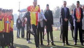 Binali Yıldırım Göztepespor’u ziyaret etti