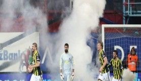 Trabzonspor - Fenerbahçe maçı tatil edildi