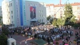 İstek Özel Uluğbey Ortaokulu'na nasıl giderim ?