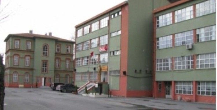 İstanbul Anadolu Lisesi'ne nasıl giderim ?