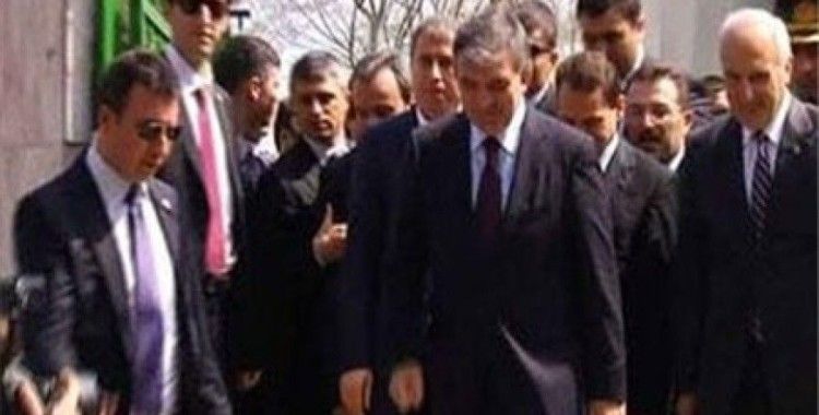 Abdullah Gül cuma namazını Yeniköy’de kıldı