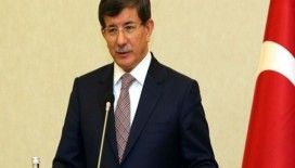 Başbakan Davutoğlu, cuma namazını Atatürk Havalimanı’nda kıldı