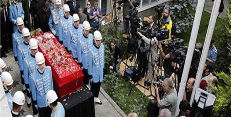 Demirel'in naaşı Kocatepe Camii'ne ulaştı