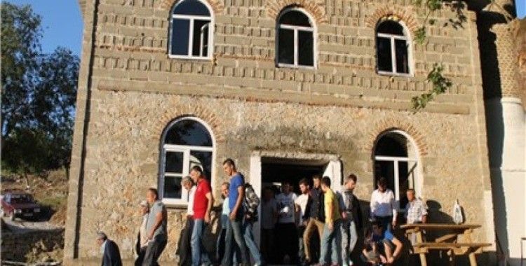 25 yıldır ezan okunmayan köyde cami sevinci