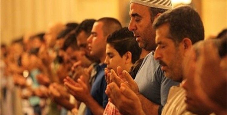 Kabe'de cuma namazı izdihamı