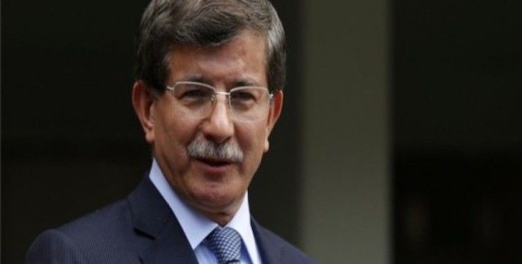 Başbakan Davutoğlu, cuma namazını Hacı Bayram Camii'nde kıldı