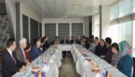 NKÜ Rektörü Prof. Dr. Şimşek, engelli öğrencilerle yemekte buluştu