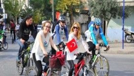 Bisikletçiler Başöğretmen için Salihli'de buluştu
