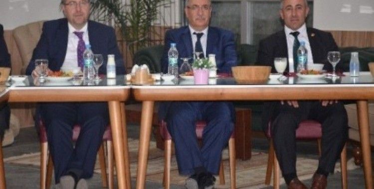 Protokol Üyeleri İl Genel Meclis Başkanının yemeğinde buluştu