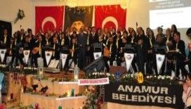 Anamur Belediyesi THM Korosu konser verdi