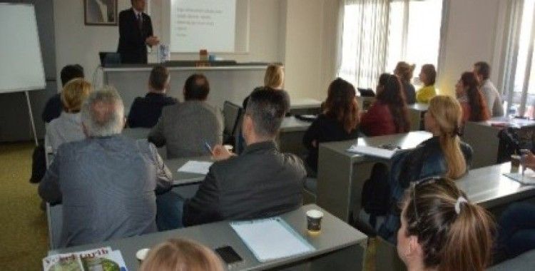 Kuşadası'nda Onlıne Ticaret Yöntemleri semineri