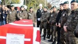 Şehit polisi binlerce kişi uğurladı