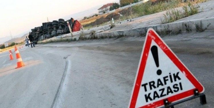 Kafa kafaya çarpıştılar, 2 yaralı