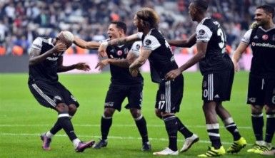 Beşiktaş, Antalyaspor'u rahat geçti