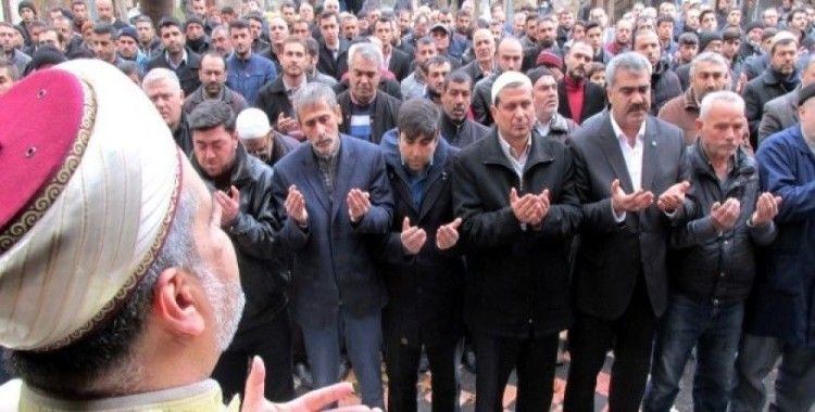  Halep'te öldürülen Müslümanlar için gıyabi cenaze namazı kılındı