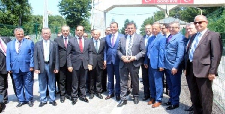 Dereköy'de kendimize yakışır bir kapıyı yapacağız