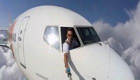 Ünlü pilotun selfieleri montaj çıktı