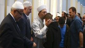 Diyanet İşleri Başkanı Erbaş sabah namazında gençlerle buluştu