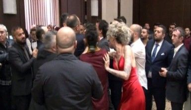 Ünlü DJ Berna Öztürk'e galada saldırı