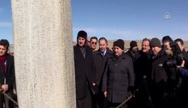 Başbakan Yıldırım, Bilge Tonyukuk Anıtı'nı ziyaret etti