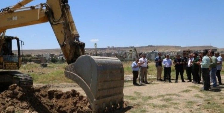 Cizre'de Bilim Merkezi için ilk kazma vuruldu