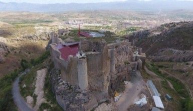 Harput Kalesi'nde restorasyon çalışmaları havadan görüntülendi