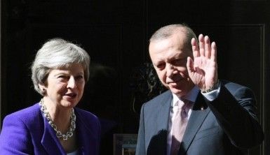 Theresa May ile görüştü