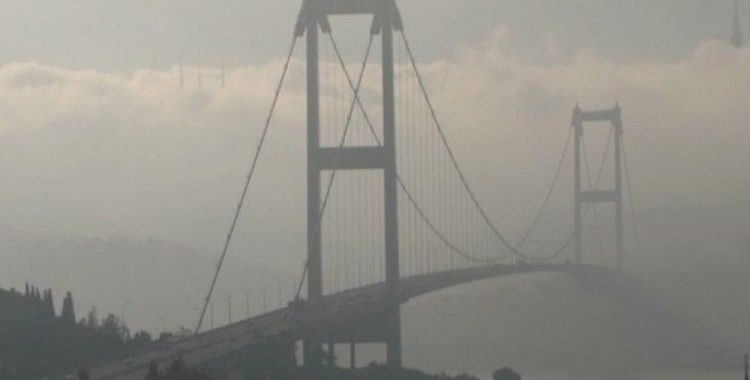 İstanbul'da sis kartpostallık görüntüler oluşturdu