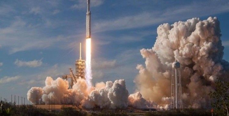 SpaceX gözlem uydusunu uzaya fırlattı