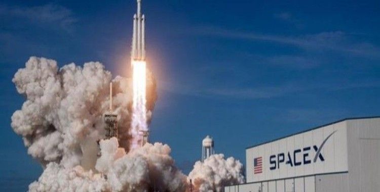 ​SpaceX, 64 küçük uydunun fırlatılmasını erteledi