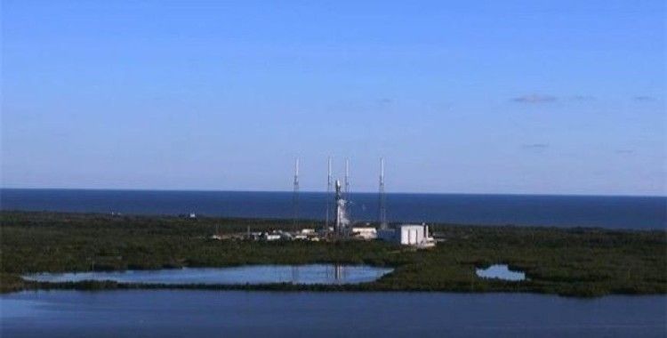 ​SpaceX uzaya ilk askeri uydusunu gönderdi