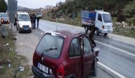 Yanan otomobildeki yaralılar son anda kurtarıldı