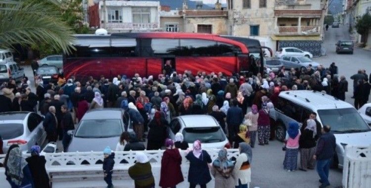 Bozyazı’da umre kafilesi dualarla uğurlandı