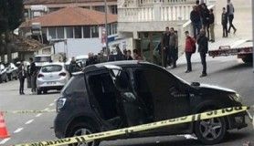 Kaçak göçmenler kaçarken polis otosuna çarptılar