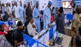Nijeryalılar seçim sonuçlarını bekliyor