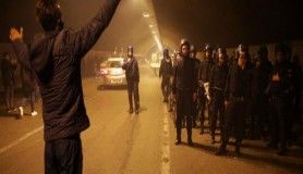 Cezayir'de Butaflika'nın adaylığına karşı gece gösterileri