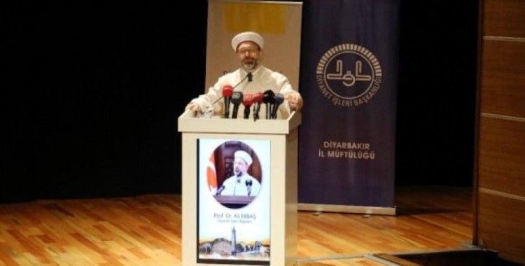 Diyanet İşleri Başkanı Erbaş üniversiteli gençlerle buluştu