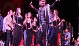 Menemenliler Roman konserinde buluştu