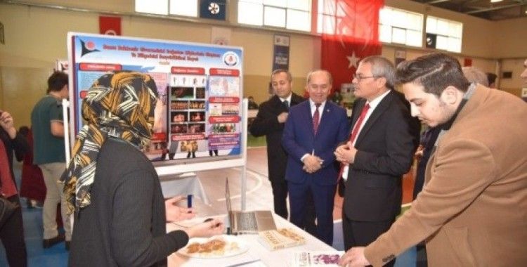 Manisa Fen Lisesi Bilim Fuarı açıldı