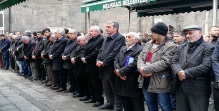 Yeni Zelanda’daki terör saldırısında şehit olan 50 kişi için gıyabi cenaze namazı kılındı