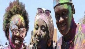 Senegal'de Holi Festivali