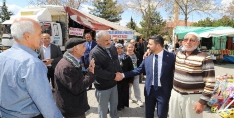 Başkan Arı, 2000 Evler Mahallesi’nde Pazar esnafı ile kucaklaştı